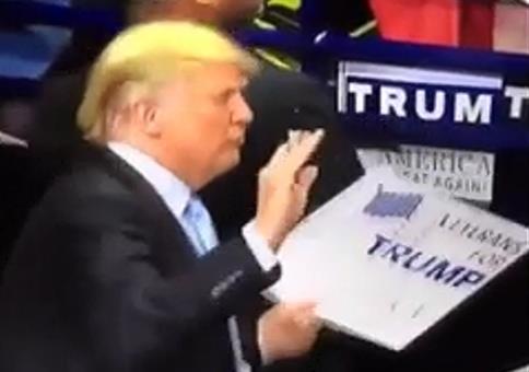 Trump singt Closer von den Chainsmokers