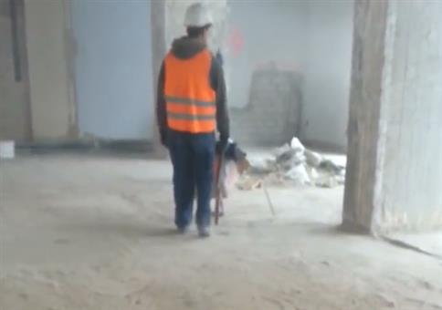 Die auf der Baustelle haben ein Rad ab