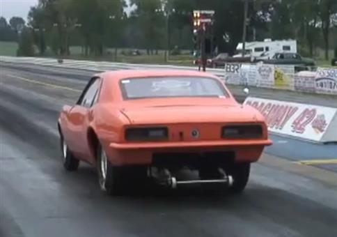 Dragster mit leichtem Linksdrall