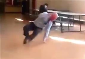 Lehrer beherrscht Breakdance