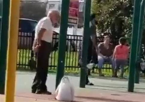 Opa hat Spaß aufm Spielplatz