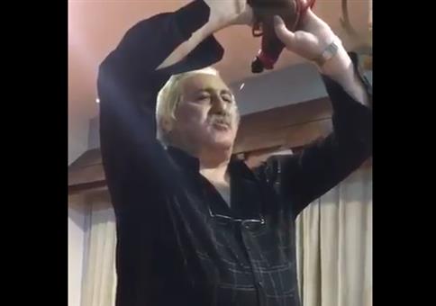 Saufen und singen gleichzeitig