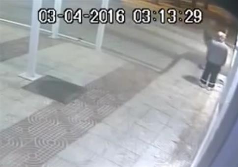 Instant Karma beim Einbruchsversuch