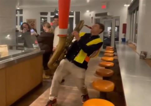 Saxophon mit VLC Plugin