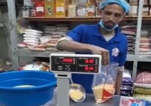 Absoluter Profi an der Waage