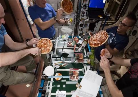 Pizza in Space - Pizza Nacht auf der ISS