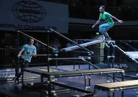 Weltmeisterschaften im „Fangen“ spielen