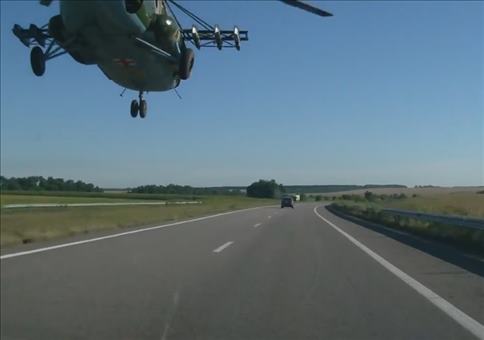 Wenn dich plötzlich ein Heli auf der Autobahn überholt