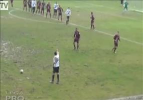 Tolles Tackling beim Fußball