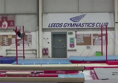 Von Stange zu Stange: 6 Meter weiter Backflip