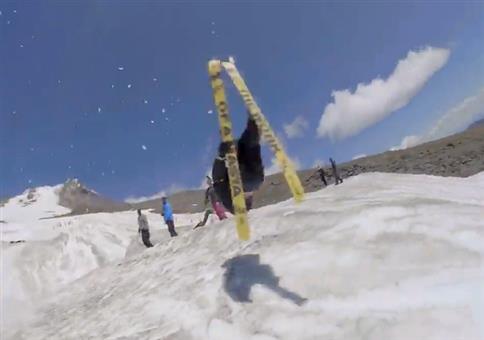Nicht so tief Rüdiger beim Skifahren