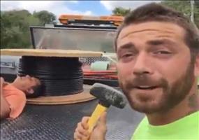 Hammermäßig geweckt werden