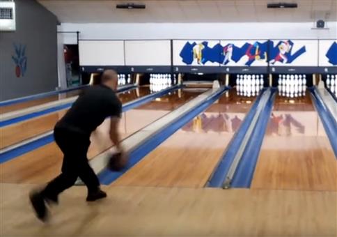 Bowling: 12 Strikes auf 10 Bahnen in 86,9 Sekunden
