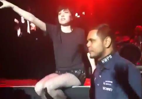 Carly Rae Jepsen lässt Ordner mitsingen