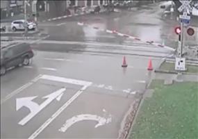 Deshalb gibt es Schranken am Bahnübergang