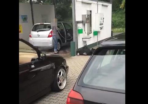 Heute wird das Auto mal richtig gewaschen!