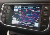 Splitview-Technik im Auto - Ein Display, zwei Bilder