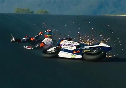 Das war knapp: Wegrutschen beim Motorradrennen