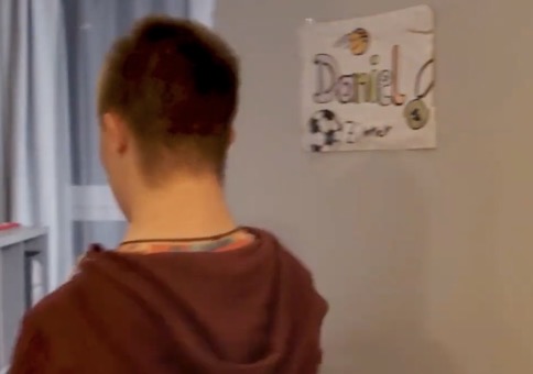 Daniel ist zu Hause ausgezogen
