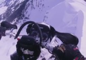 Mit dem Snowmobil am Abgrund