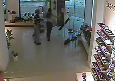 Tornado im Schuhgeschäft