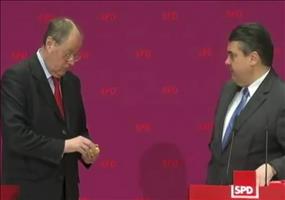 Steinbrück klaut Bonbons