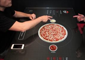 Interaktiver Bestelltisch bei Pizza Hut