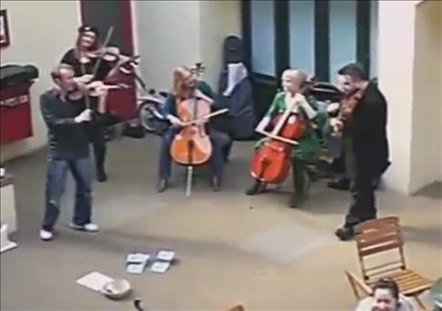 Während eines Konzerts besser nicht telefonieren