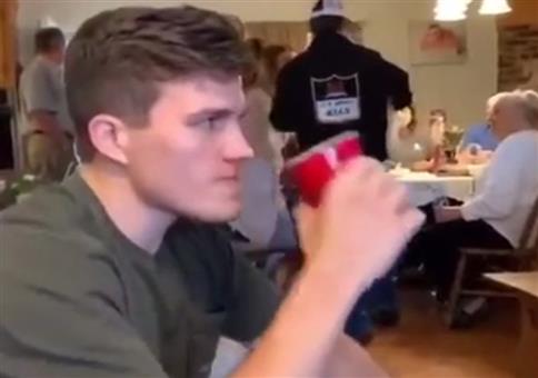 Gib uns ein OH YEAH!