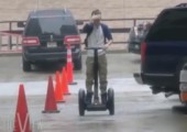 Justin Bieber bei einem Segway Rennen