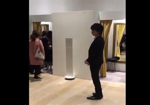 Umkleide-Spiegelkabinett