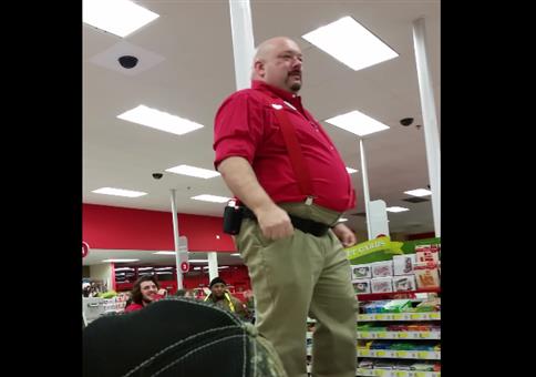 Black Friday Ansprache eines Target Mitarbeiters