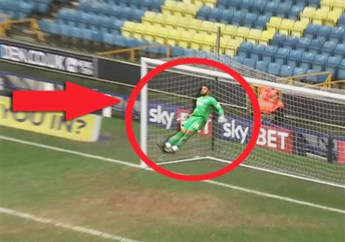 Torwart Paraden Best of