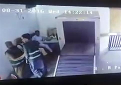 Neulich bei der Gepäckkontrolle