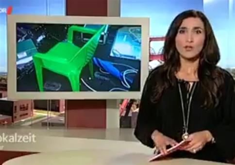 Lacher in den Nachrichten: Auto mit Plastikstuhl