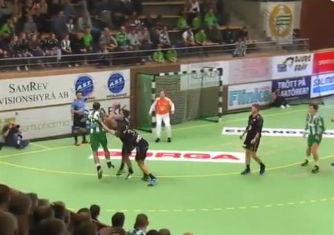 Beim Handball mal schön die Eier abklatschen