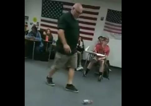 Der Flaschenkönig im Klassenzimmer