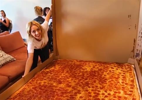 Die weltweit größte lieferbare Pizza