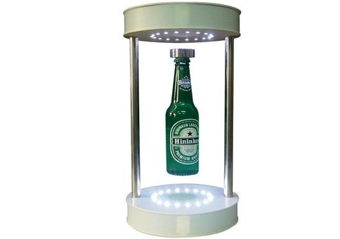 Ui, eine schwebende Bierflasche