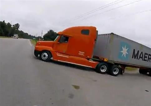 Einsichtiger LKW Fahrer