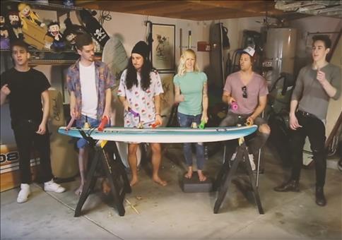 Walk off the Earth covern Hello von Adele