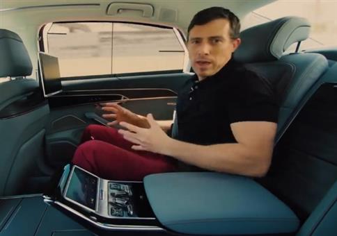 Mega Komfort im Auto für den hinteren Beifahrer