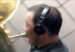 Tubabläser erschrecken