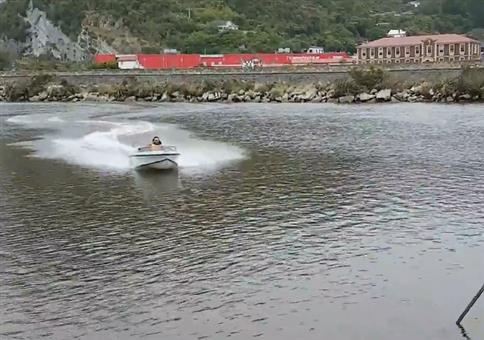 Boot trifft auf Vollpfosten