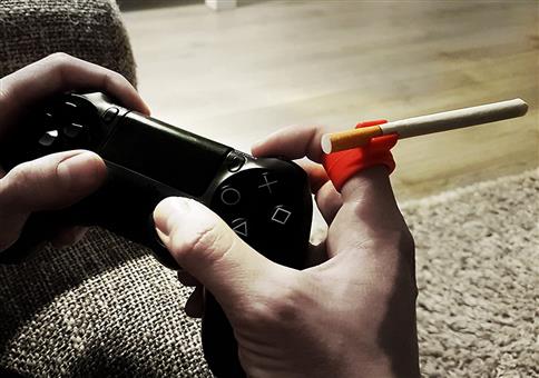 Schön die Lunge pflastern während des Zockens 