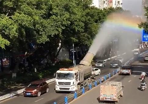 LKW Regenbogenmaschine