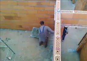 Neulich aufm Bau: Beton in den zweiten Stock wuchten