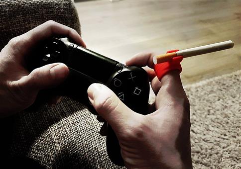 Zocken und rauchen gleichzeitig