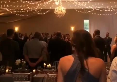 Er filmt das Hochzeitsvideo des Jahres