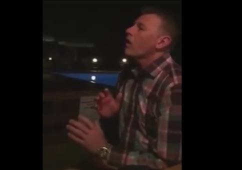 Er spielt Saxophon etwas anders